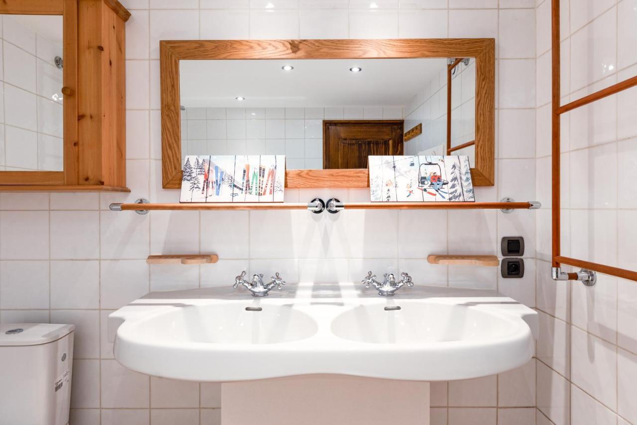 Chalet Les Praz - 280Sqm - Sauna Cinema Fitness - 5 Bedrooms In Heart Of Les Praz - By Cozee Rentals Chamonix Zewnętrze zdjęcie